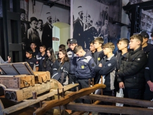 “MKE Dersliksiz Okul” Öğrencilerinden Ziyaret 